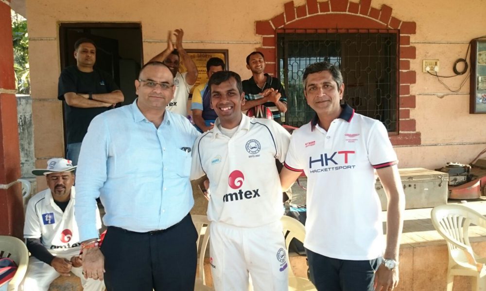 Man of the Match Nikhil Dodhi from Lohana Holidays Team