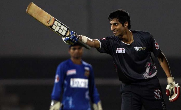 Kevin Almeida (DY Patil B Team) 53 runs in 29 balls 7 fours and 2 sixes