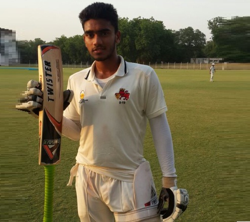 Khizar Dafedar ( Indian Oil Sports Club Team) 220 runs in 315 balls 30 fours and 4 sixes and 3 wkts