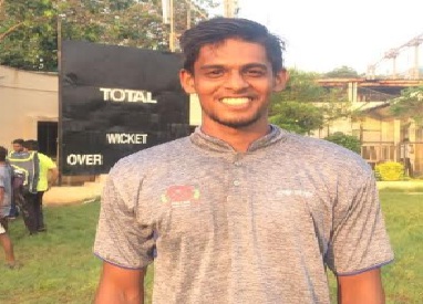 Fast Bowler Sumit Jaiswal runs through Islam Gymkhana’s batting line up in the ongoing Kanga League 2017