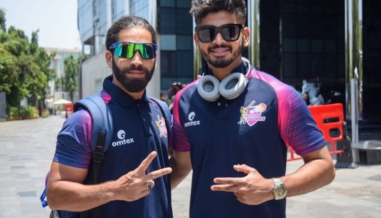 Azhar Querishi with Shreyas Iyer