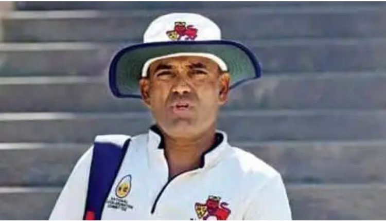 Vinayak Samant Coach