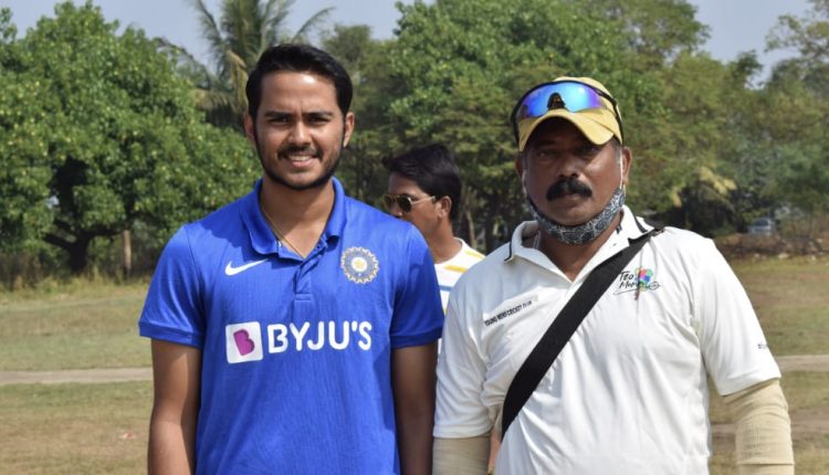 Divyaansh Saxena with Head Coach Nandu Jadhav at Rising Star Sports Foundation