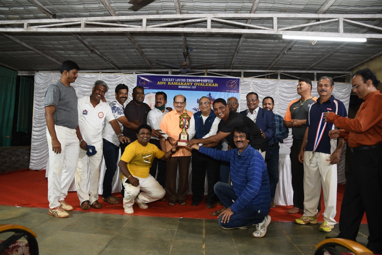Dr.Rajesh Madhavi, Thane XI- Winners of S4 Cricket League