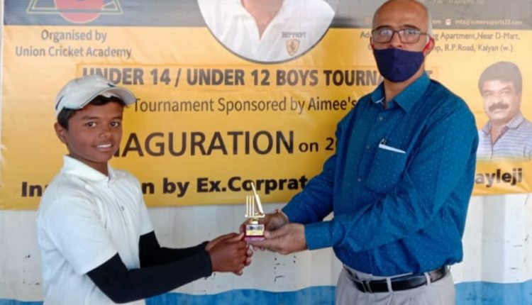 Jayesh Mhaskar took 4 wickets in union academy cricket ground in kalyan