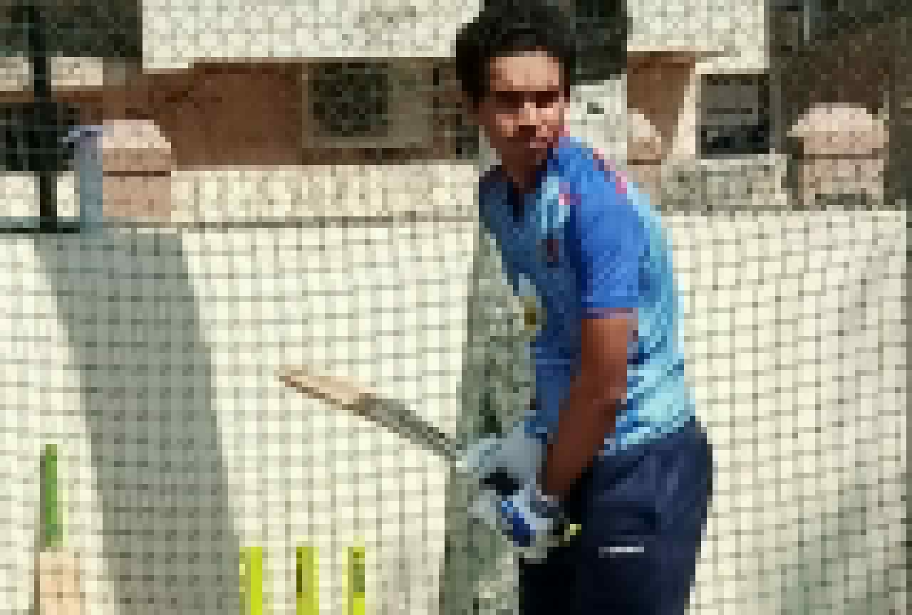 bhupen lalwani scored 102 runs for Bombay Gymkhana