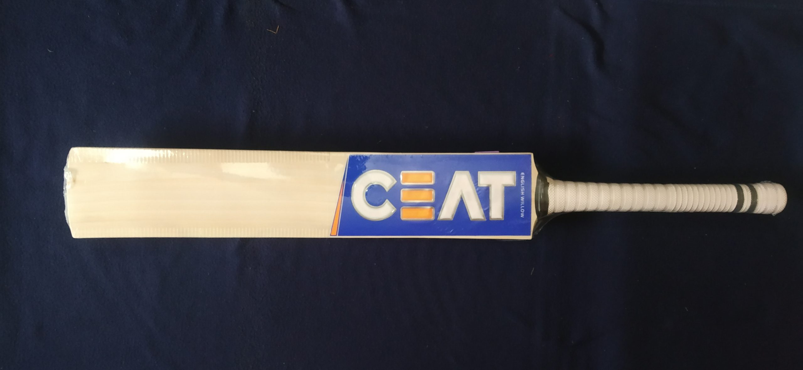 Rohan bane -CEAT bat (4)