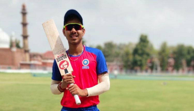 Dhruv Kaushik cricketer