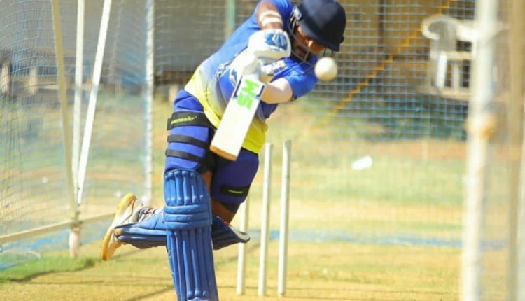 PARAG KHANAPURKAR CRICKETER