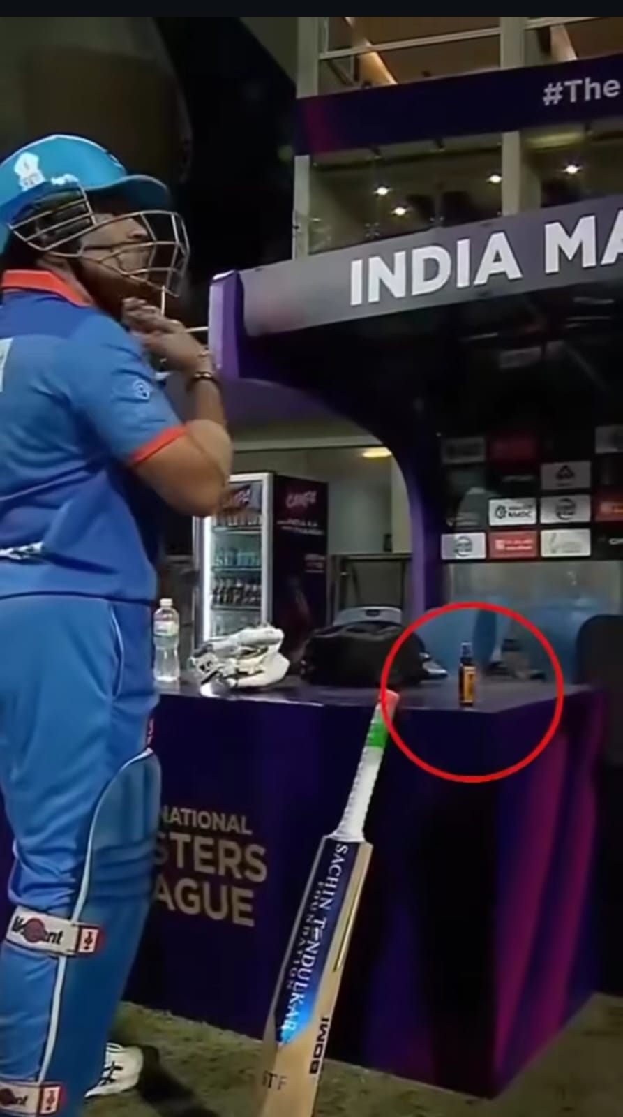 Sachin Tendulkar using GripSpray in Master's League 2025