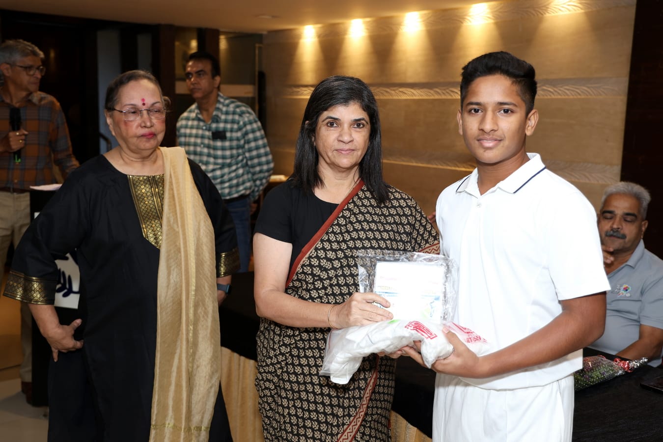 Yash Dusi Best batsman of the Bhagubhai Gordhandas Karsondas Challenge Shield