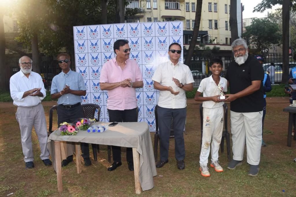 Meet Yadav received Best Bowler of the Tournament award from Azeem Khan Under 14 Selector of MCA