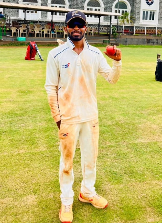 Neil Devkhile ( 14 overs 4 wickets)