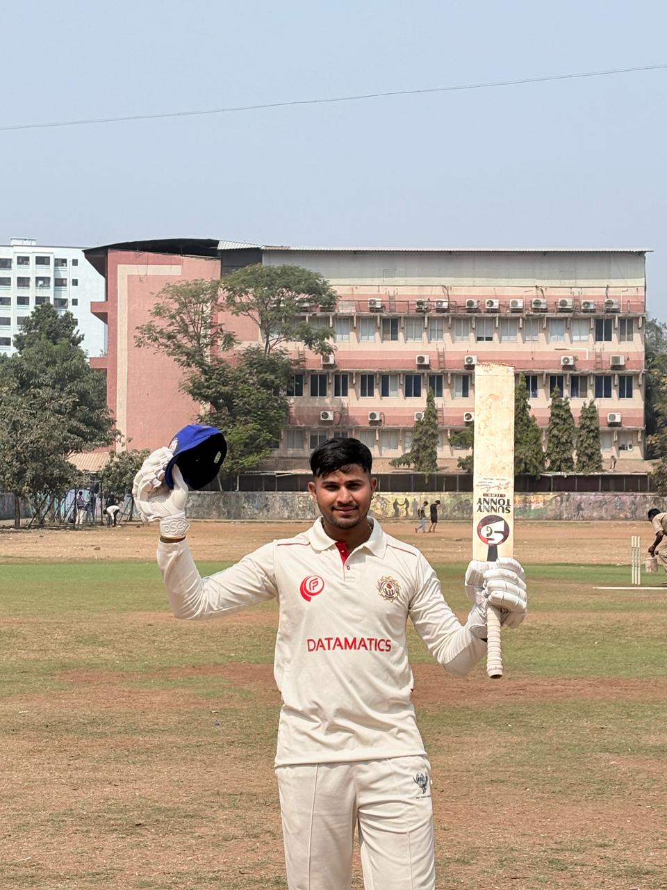 Yatin Madhavi socred 163 runs in 91 balls