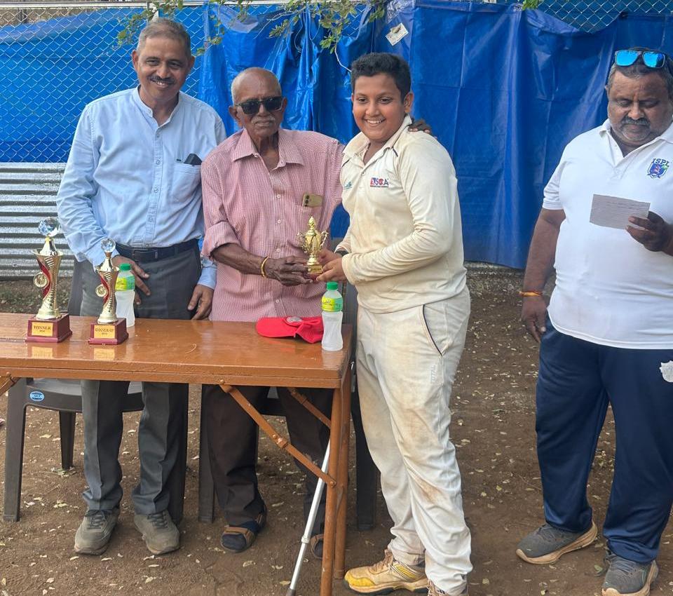 Daniyal Qureshi ( Best Fielder of the Match)